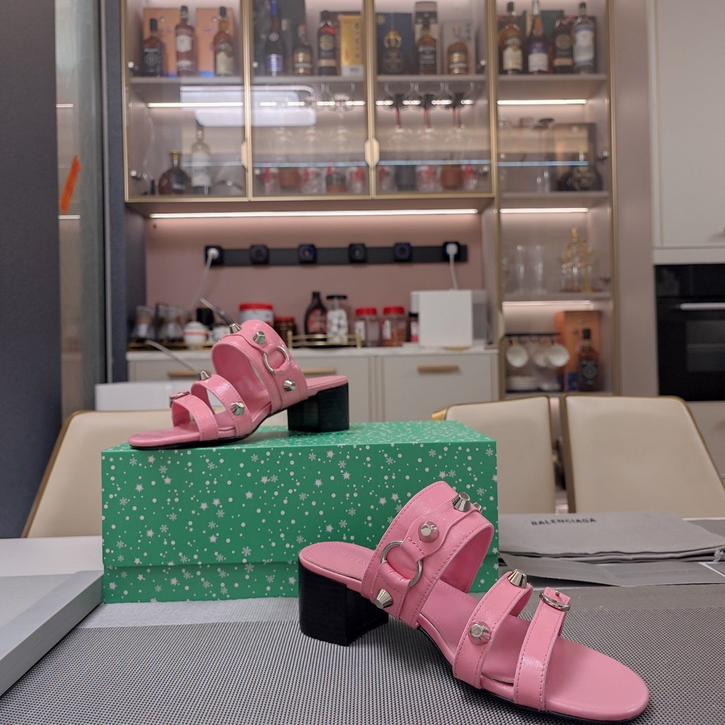 STRAPPY MEDIUM HEELED SANDALS IN WEWAK PINK STUDDED WAX-OIL SHEEPSKIN - 34