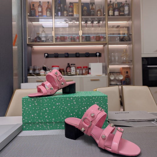 STRAPPY MEDIUM HEELED SANDALS IN WEWAK PINK STUDDED WAX-OIL SHEEPSKIN - 34
