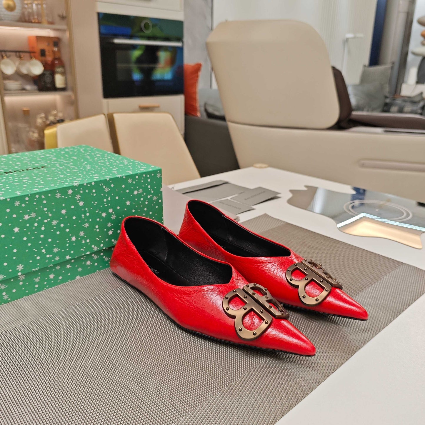 POINTED BALLET FLATS IN RED SHINY CRACKED SHEEPSKIN - 34