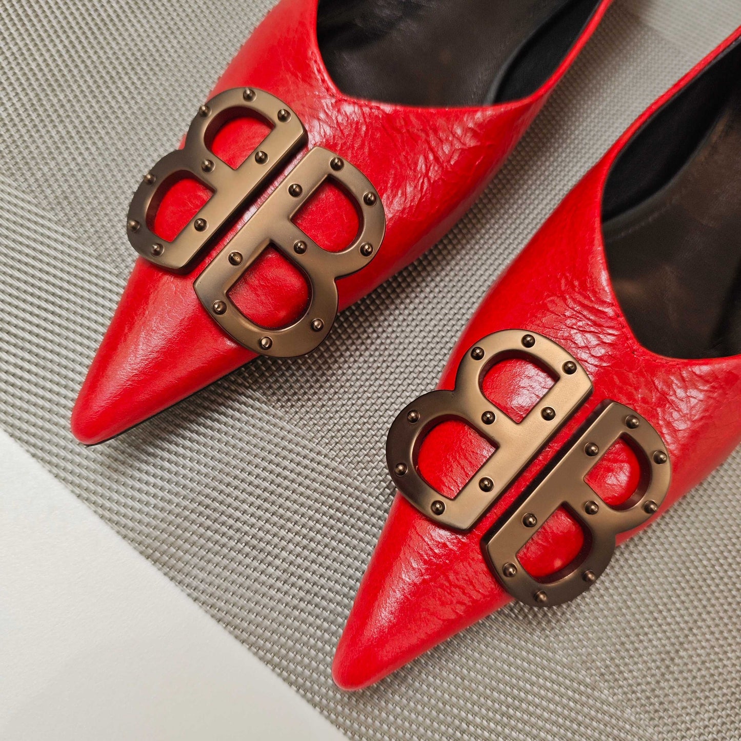 POINTED BALLET FLATS IN RED SHINY CRACKED SHEEPSKIN - 34