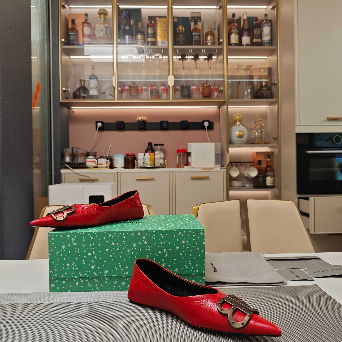 POINTED BALLET FLATS IN RED SHINY CRACKED SHEEPSKIN - 34