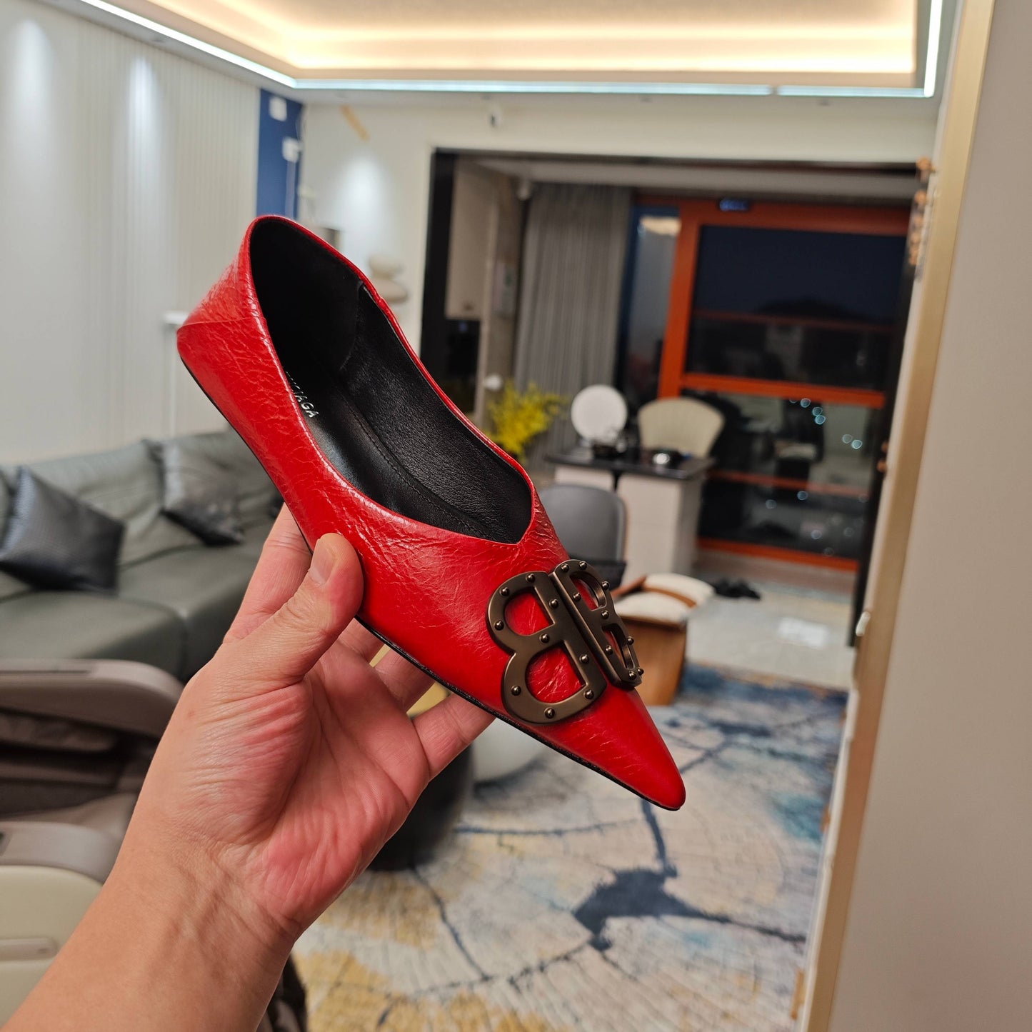 POINTED BALLET FLATS IN RED SHINY CRACKED SHEEPSKIN - 34