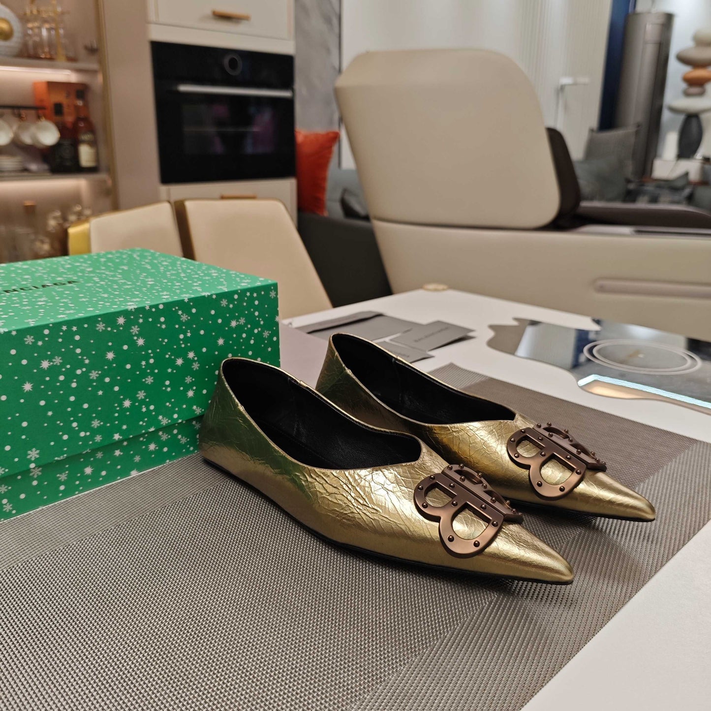 POINTED BALLET FLATS IN GOLD METALLIC SHINY CRACKED SHEEPSKIN - 34