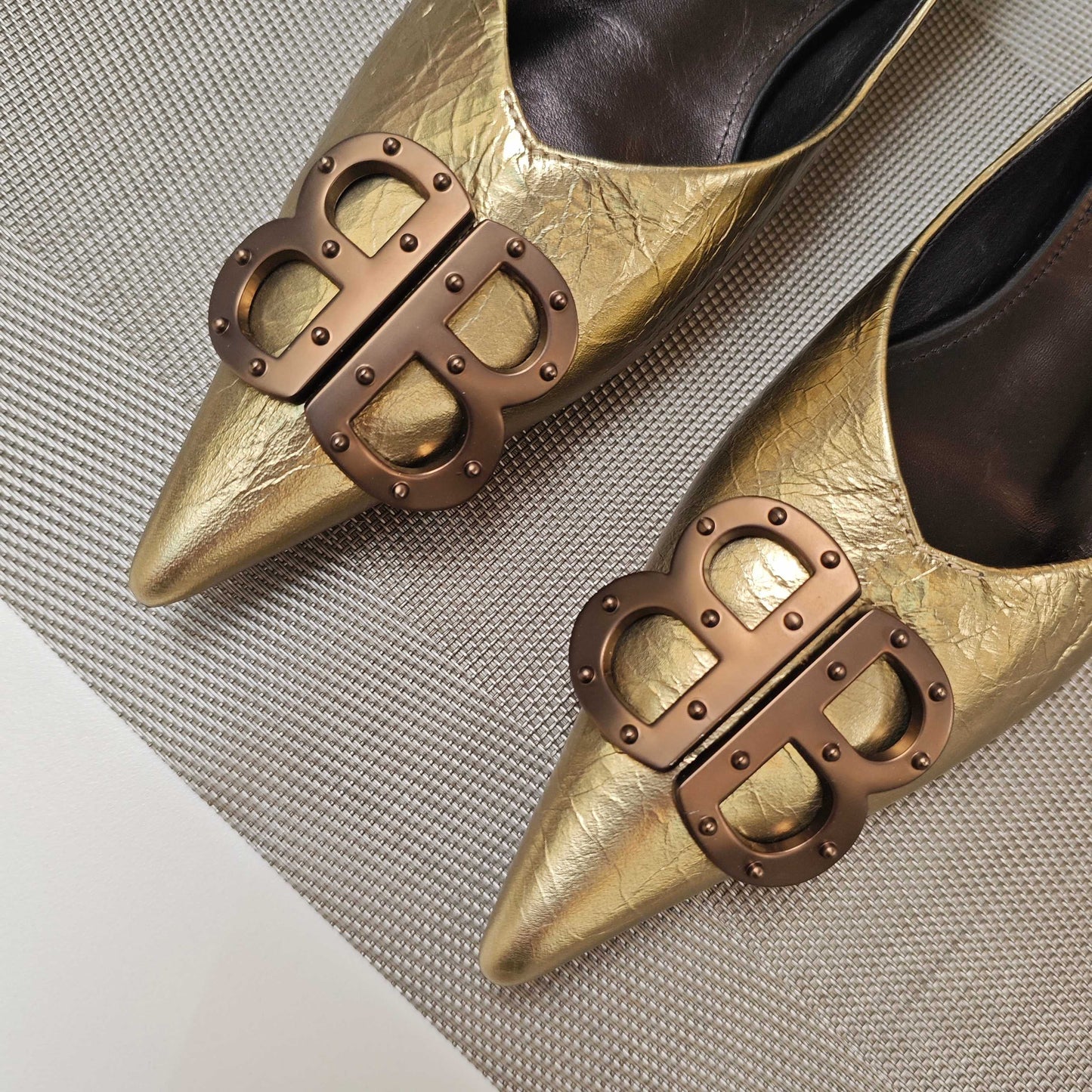 POINTED BALLET FLATS IN GOLD METALLIC SHINY CRACKED SHEEPSKIN - 34