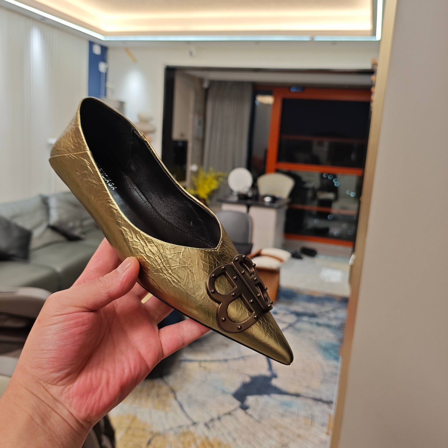 POINTED BALLET FLATS IN GOLD METALLIC SHINY CRACKED SHEEPSKIN - 34