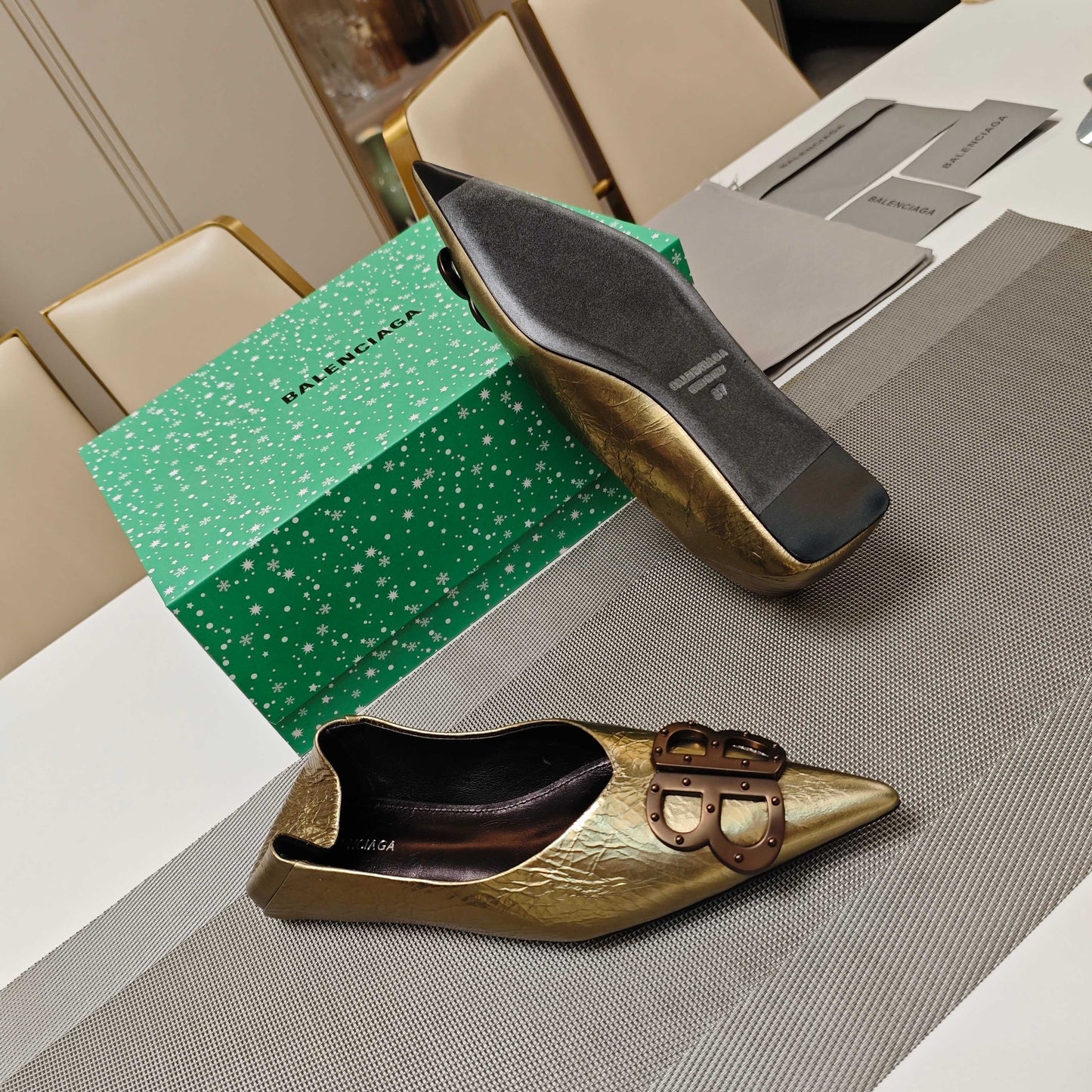 POINTED BALLET FLATS IN GOLD METALLIC SHINY CRACKED SHEEPSKIN - 34