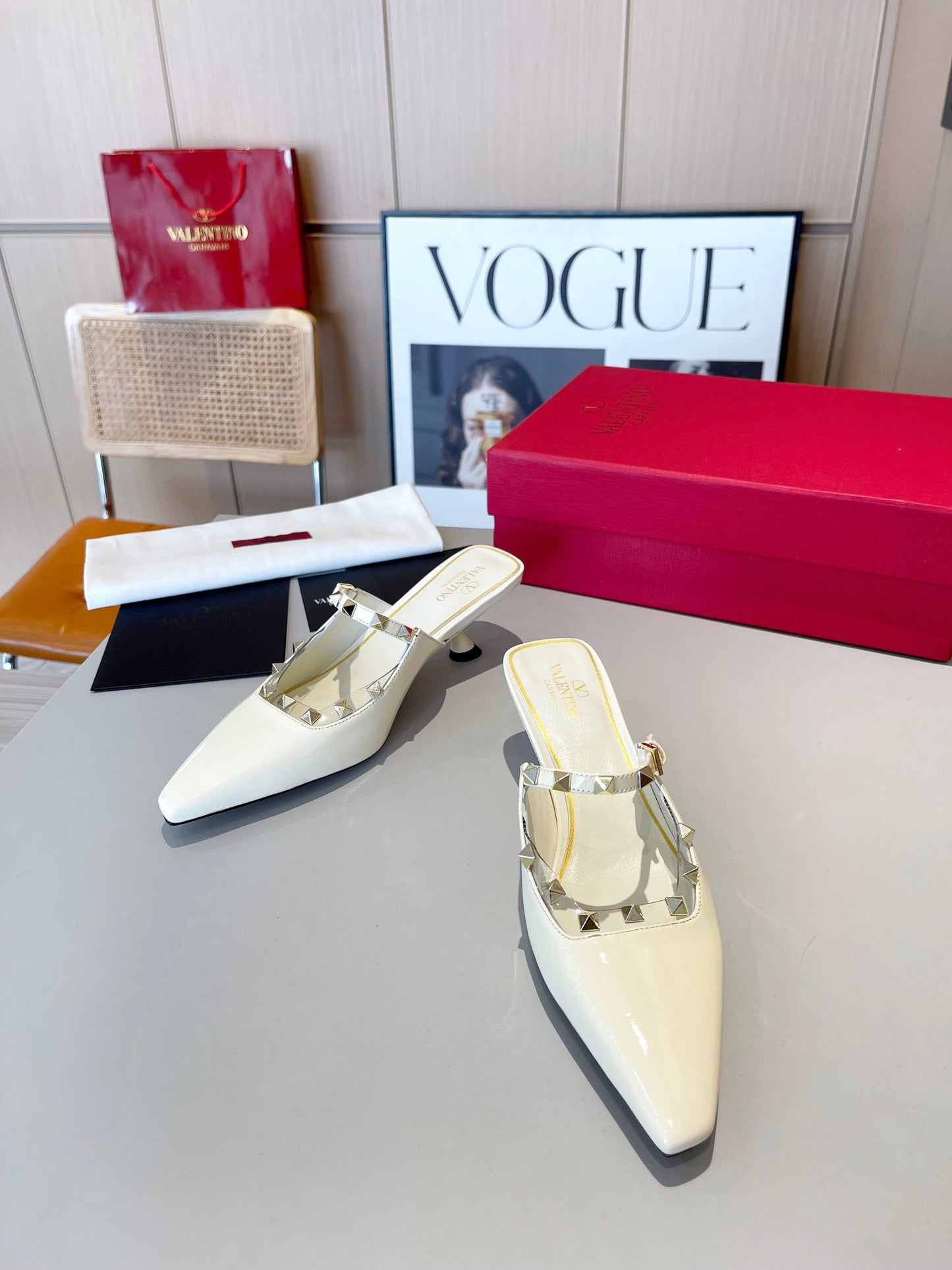 ROCKSTUD CAGED MULES 5 CM IN WHITE CALFSKIN - 34