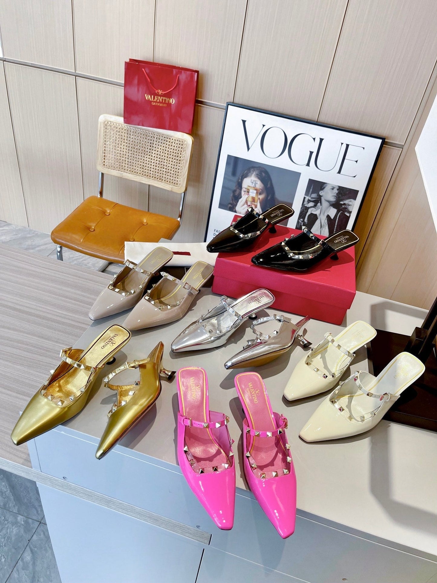 ROCKSTUD CAGED MULES 5 CM IN BISQUE BEIGE CALFSKIN - 34
