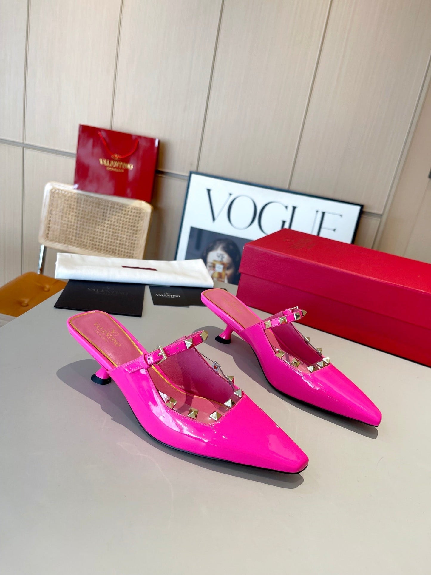 ROCKSTUD CAGED MULES 5 CM IN DEEP PINK CALFSKIN - 34