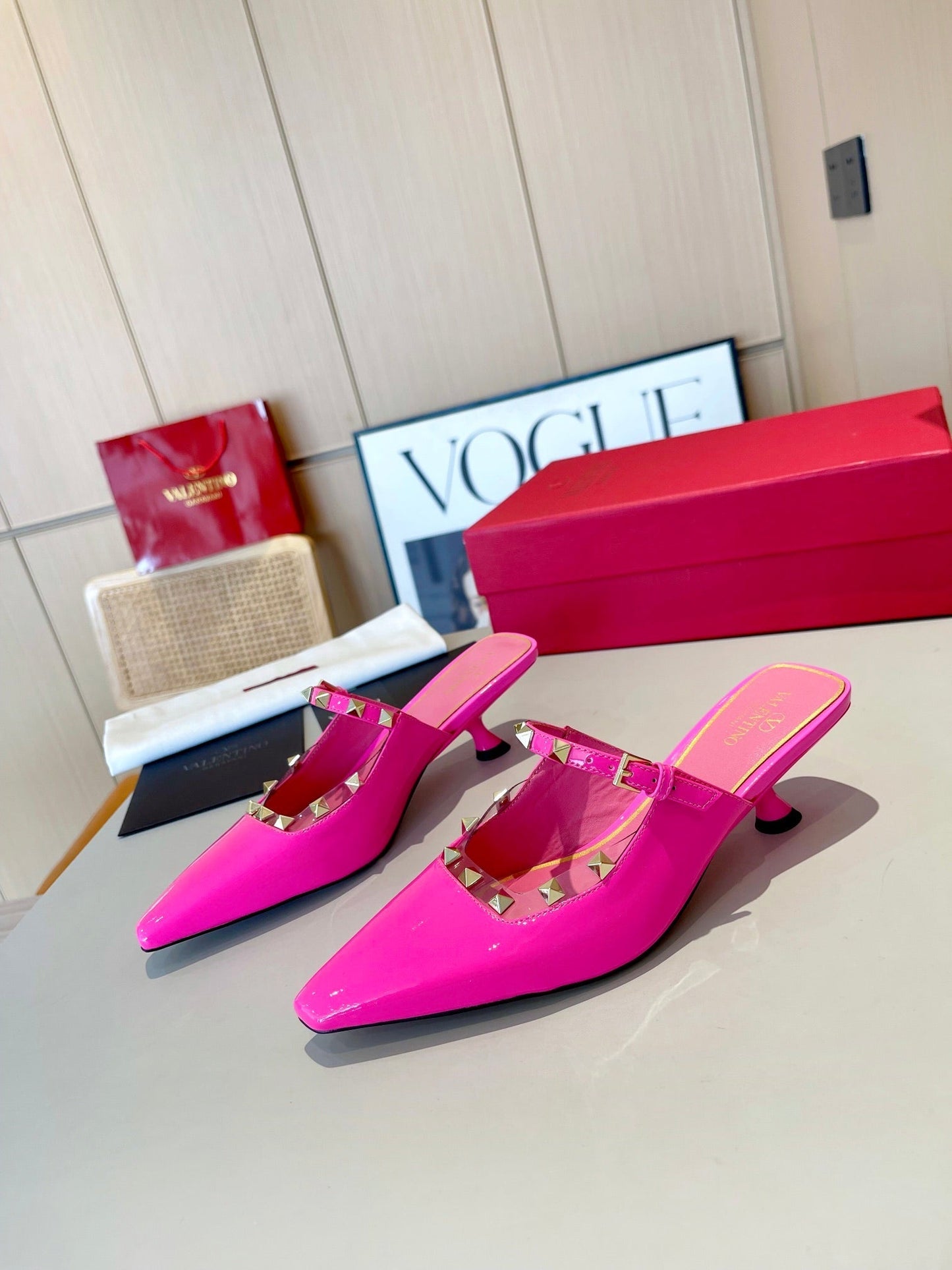 ROCKSTUD CAGED MULES 5 CM IN DEEP PINK CALFSKIN - 34