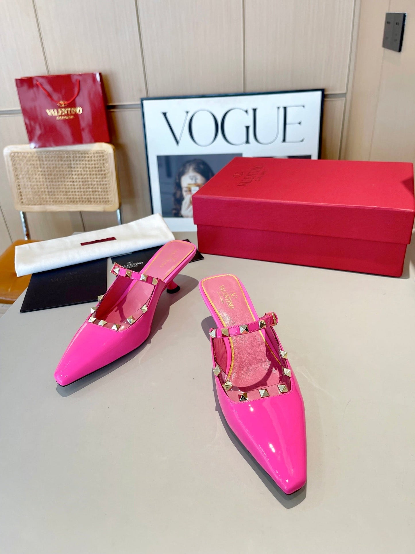 ROCKSTUD CAGED MULES 5 CM IN DEEP PINK CALFSKIN - 34