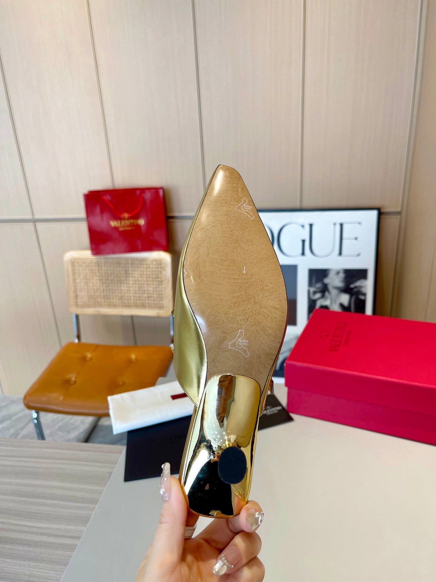 ROCKSTUD CAGED MULES 5 CM IN GOLD CALFSKIN - 34