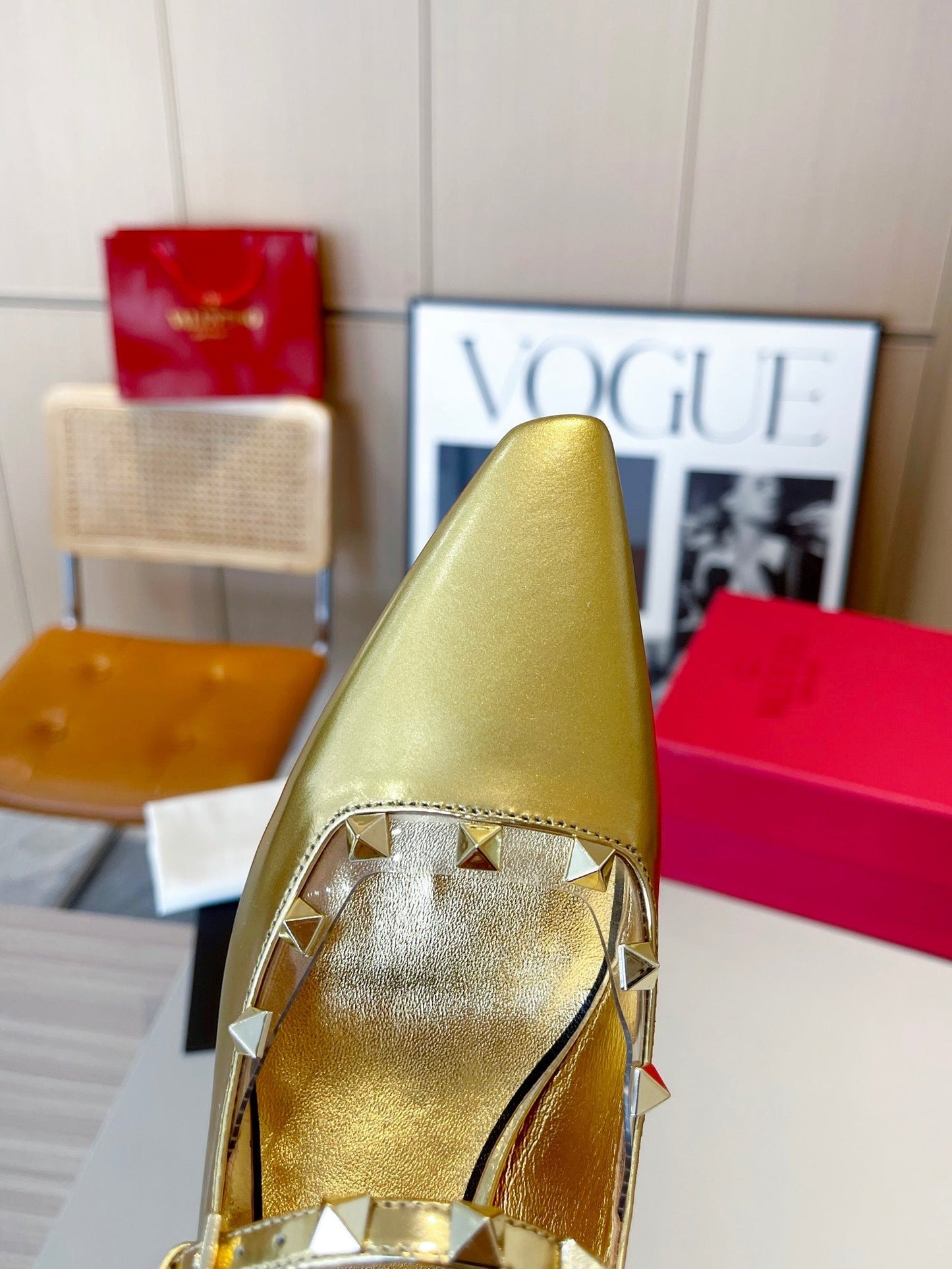 ROCKSTUD CAGED MULES 5 CM IN GOLD CALFSKIN - 34