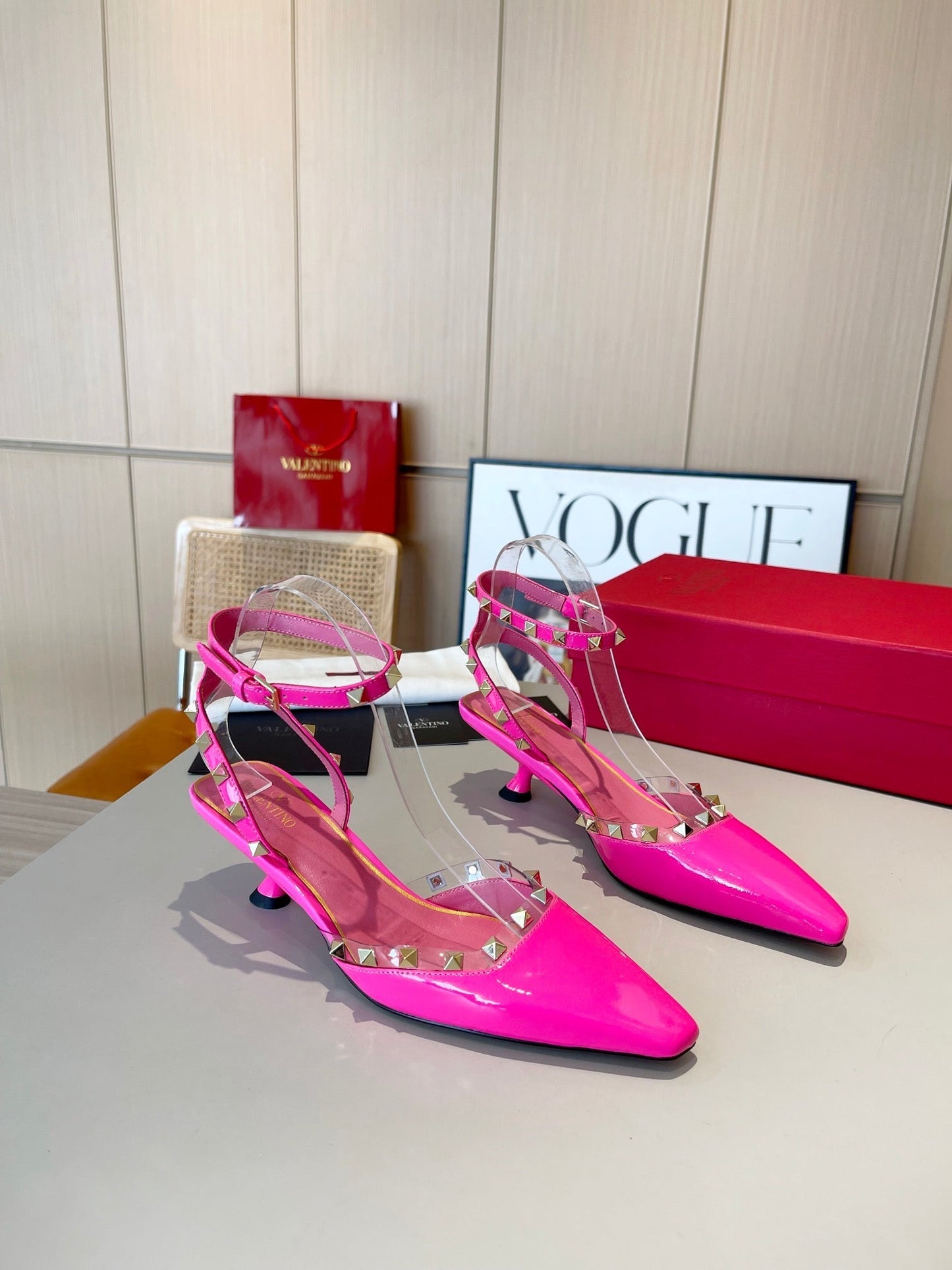 ROCKSTUD CAGED SLINGBACKS 5 CM IN DEEP PINK CALFSKIN - 34