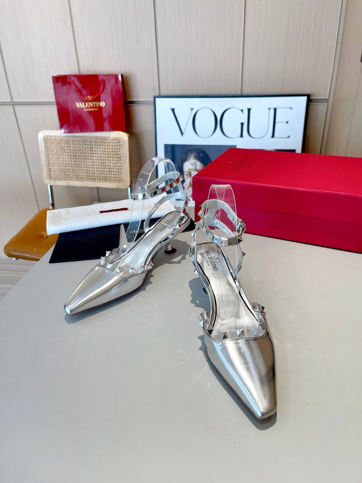 ROCKSTUD CAGED SLINGBACKS 5 CM IN SILVER CALFSKIN - 34
