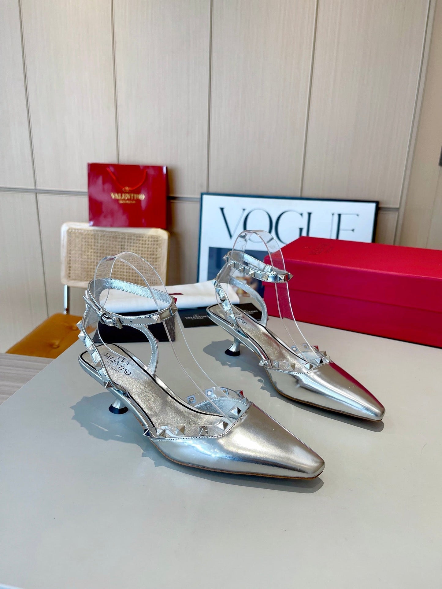ROCKSTUD CAGED SLINGBACKS 5 CM IN SILVER CALFSKIN - 34