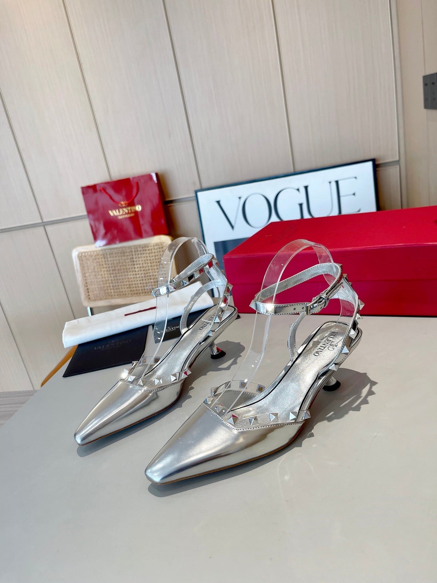ROCKSTUD CAGED SLINGBACKS 5 CM IN SILVER CALFSKIN - 34