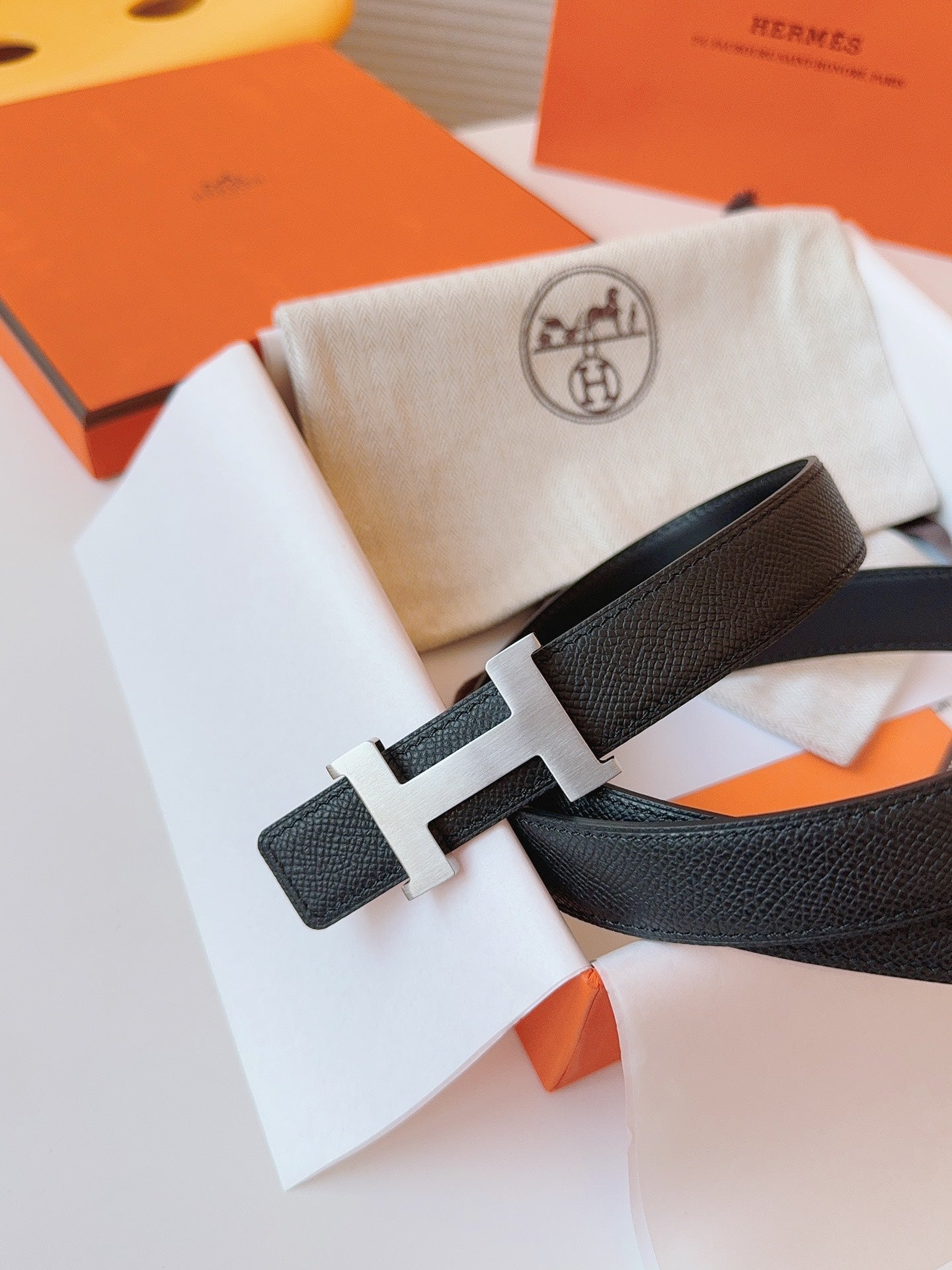 MINI H BELT BUCKLE & REVERSIBLE BLACK LEATHER STRAP 24 MM SILVER HARDWARE - 30