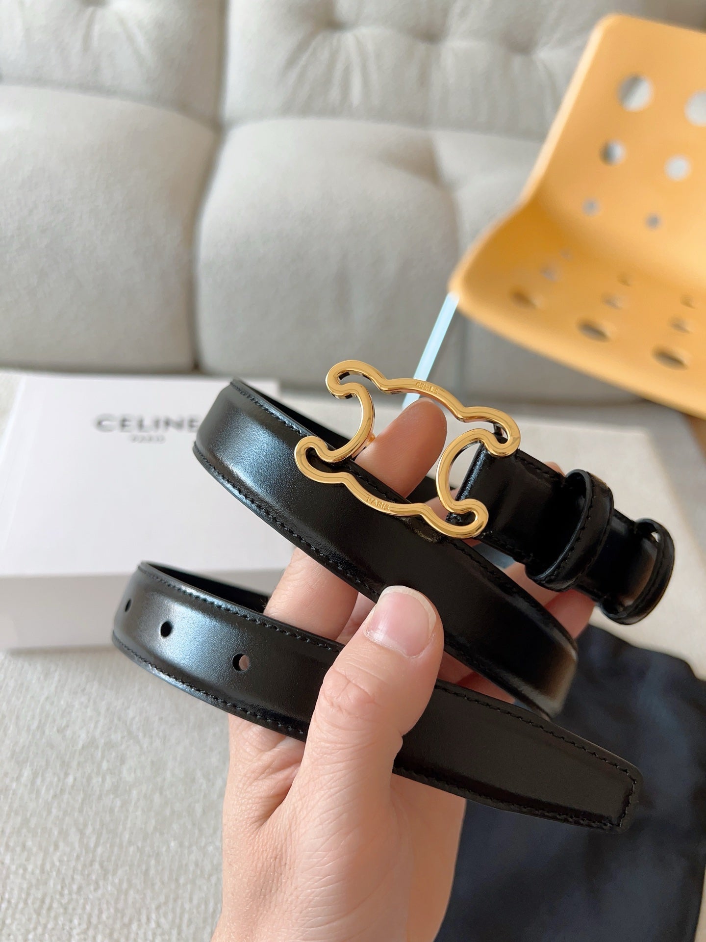 BELT 25MM TRIOMPHE LOGO CUT-OUT IN SMOOTH BLACK CALFSKIN WITH GOLD BUCKLE - 30