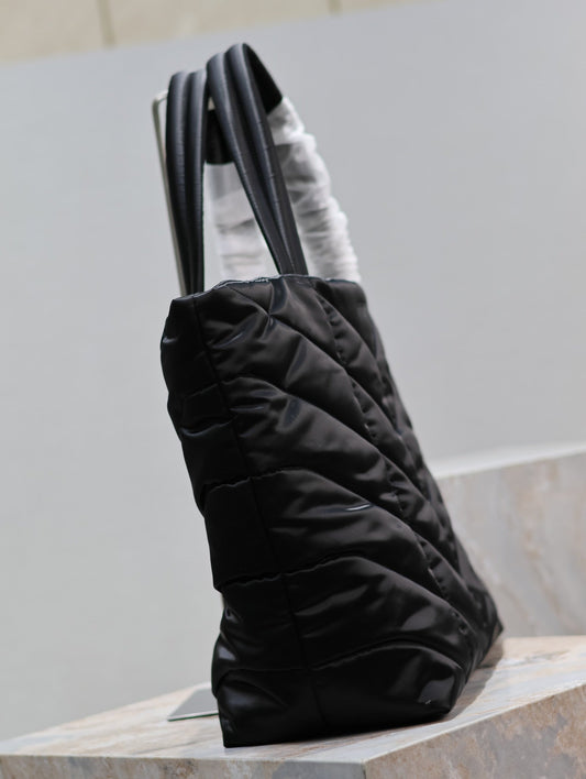 ВЕЛИКА СУМКА-ШОПЕР PUFFER 57 З ЧОРНОГО ШОВКУ