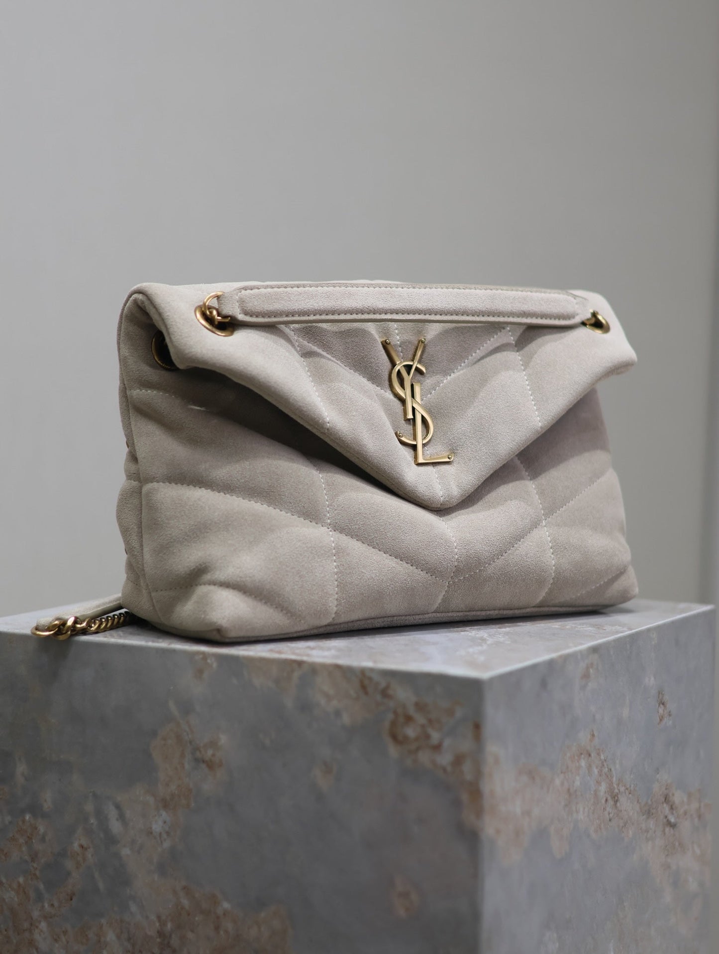 YSL 25S LOULOU PUFFER MM 29 IN SMOKEY TAUPE SUEDE GOLD HARDWARE