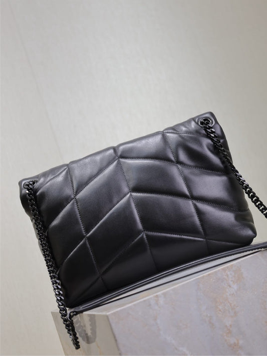 YSL 25S LOULOU PUFFER GM 35 З ЧОРНОЇ ТЕЛЯЧОЇ ШКІРИ ЧОРНА ФУРНІТУРА