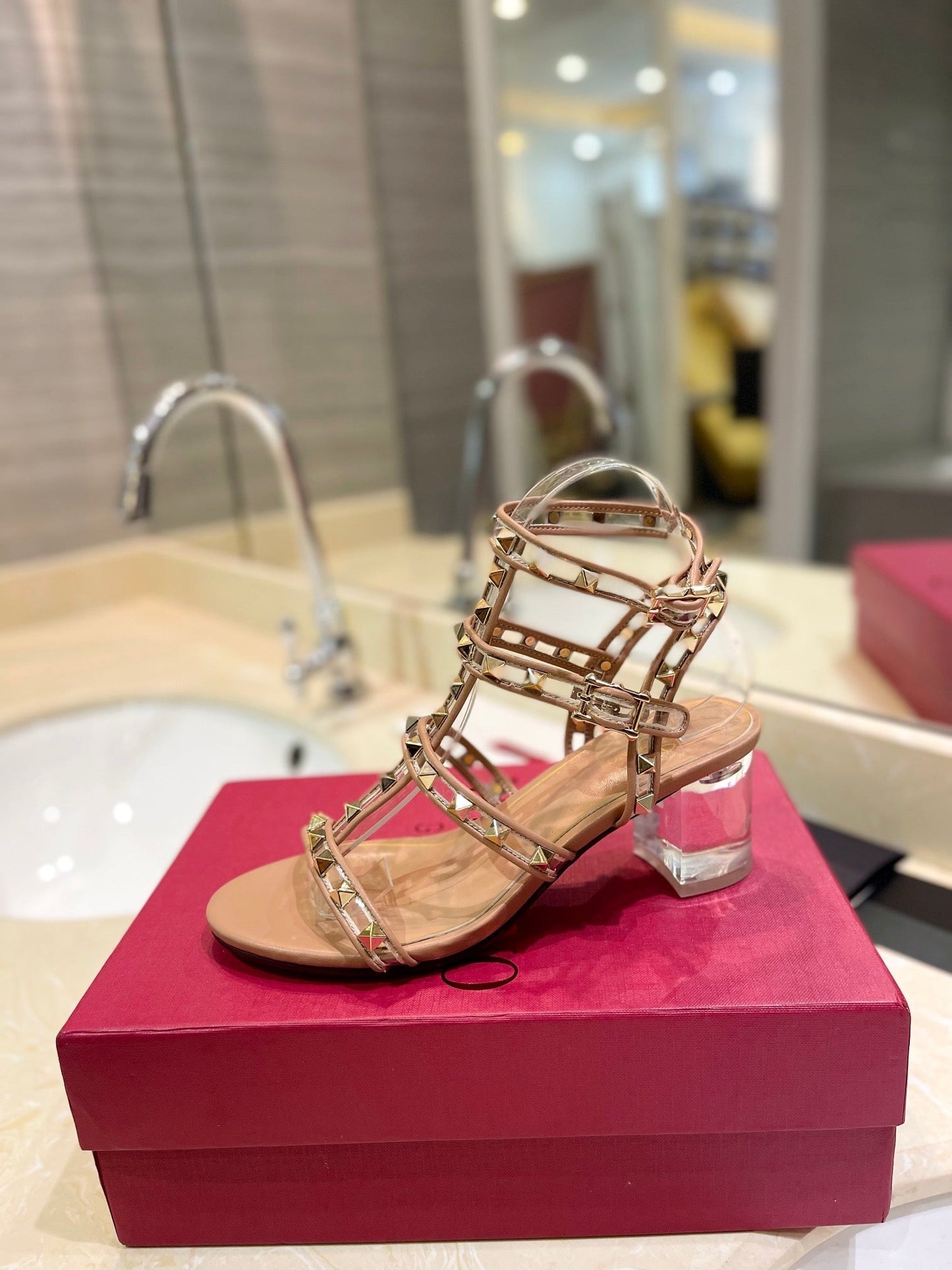 ROCKSTUD SANDAL WITH STRAP IN CAMEL BROWN CALFSKIN 60 MM - 34