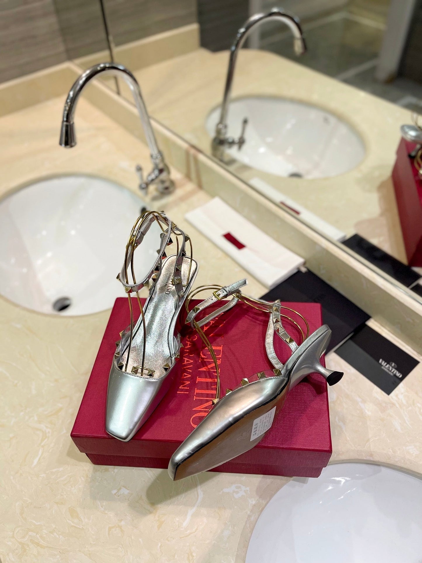 ROCKSTUD SLINGBACK IN SILVER CALFSKIN 50MM - 34