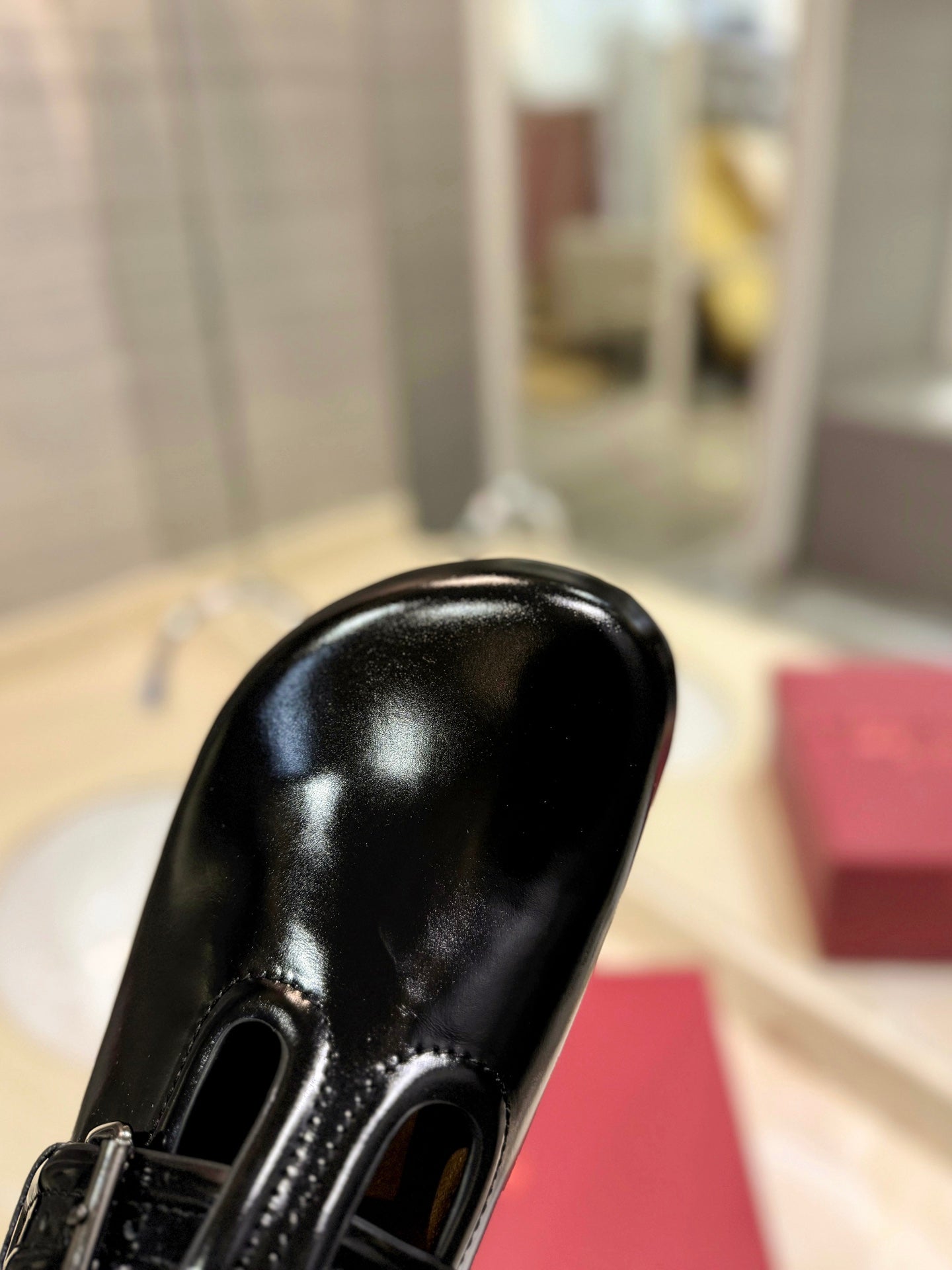 FUSSFRIEND BLACK PATENT CALFSKIN LEATHER SABOT - 35