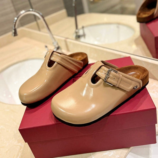 FUSSFRIEND CAMEL BROWN PATENT CALFSKIN LEATHER SABOT - 35