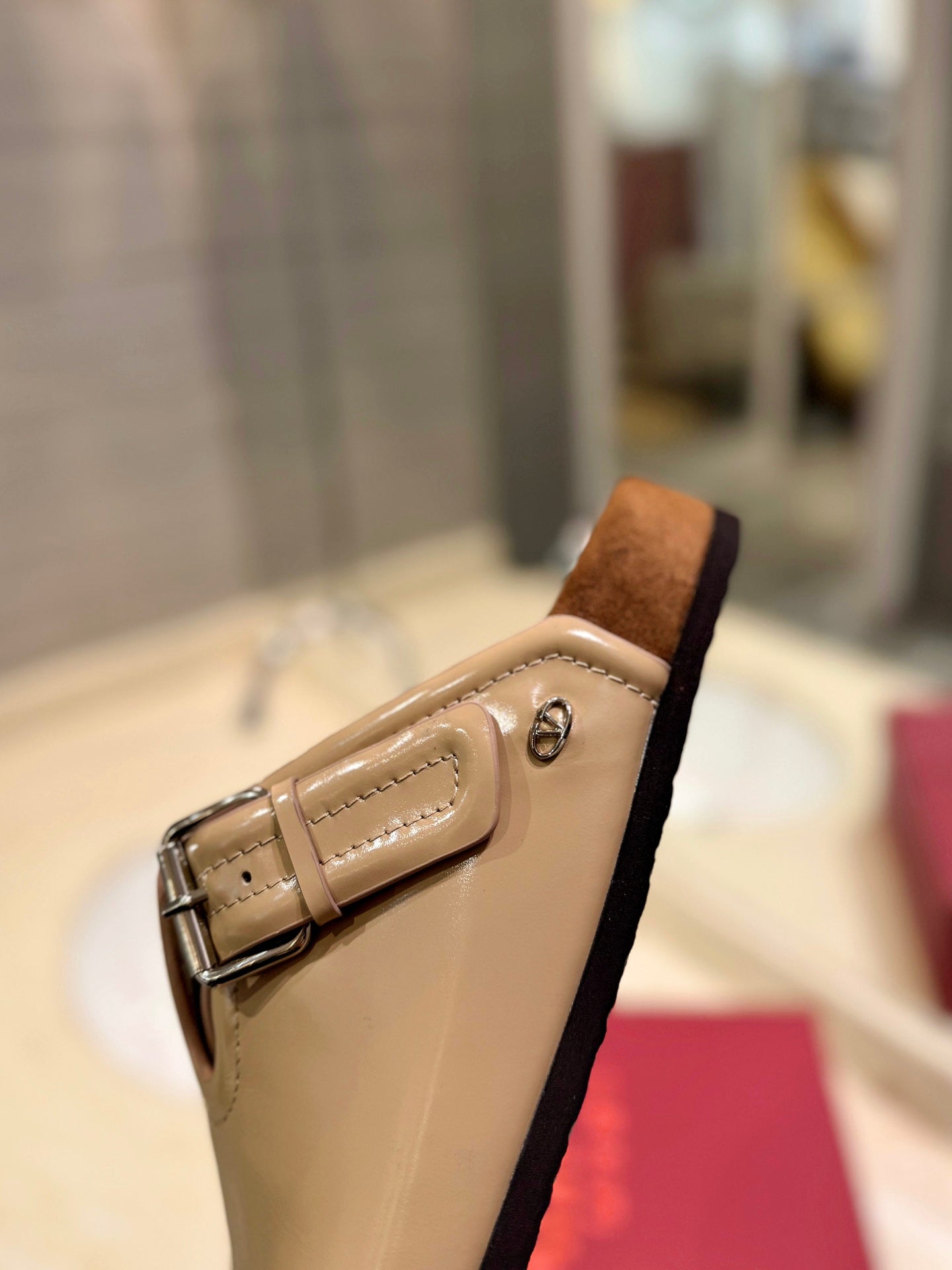 FUSSFRIEND CAMEL BROWN PATENT CALFSKIN LEATHER SABOT - 35