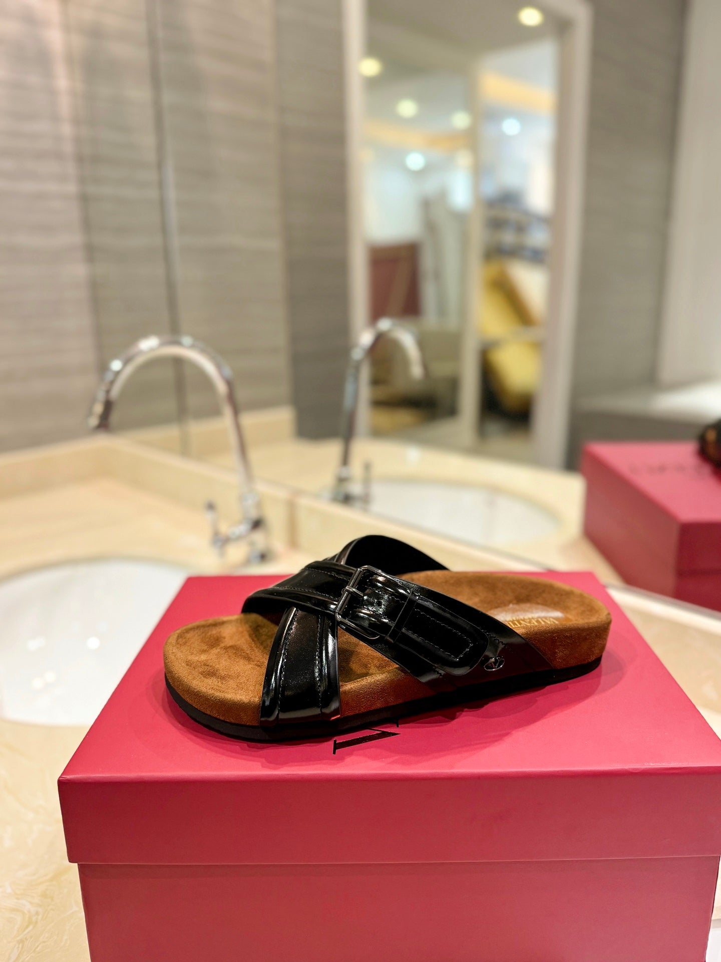 CROSSOVER - STRAP BLACK CALFSKIN SLIDE - 35