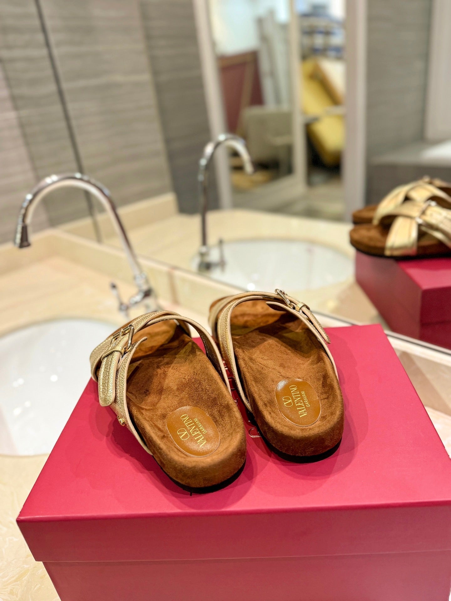CROSSOVER - STRAP GOLD CALFSKIN SLIDE - 35