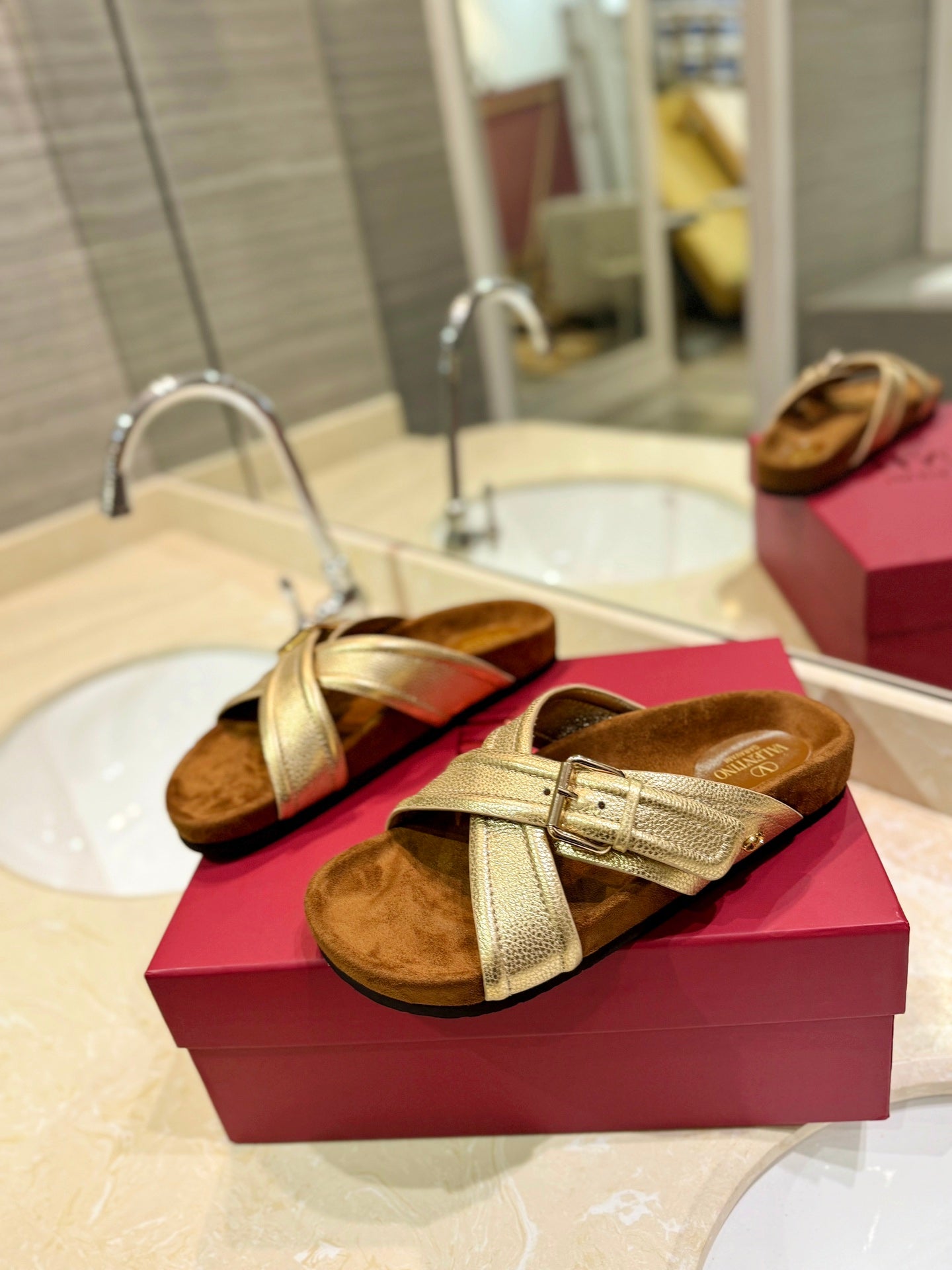 CROSSOVER - STRAP GOLD CALFSKIN SLIDE - 35