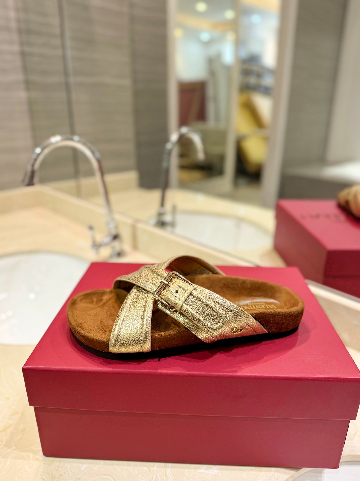 CROSSOVER - STRAP GOLD CALFSKIN SLIDE - 35