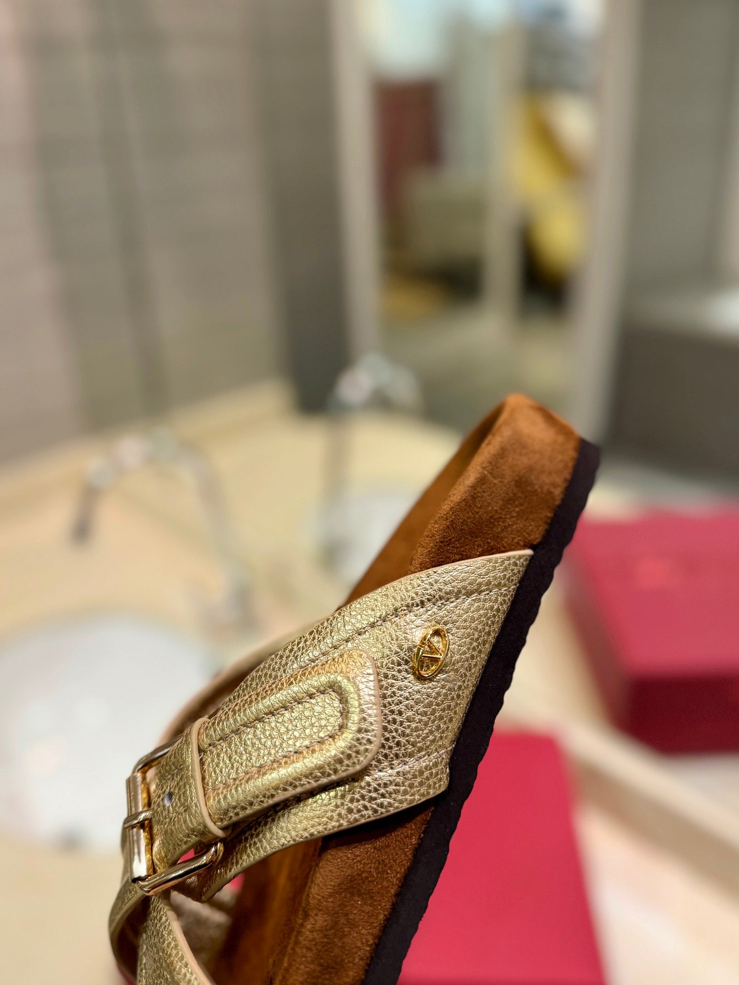 CROSSOVER - STRAP GOLD CALFSKIN SLIDE - 35