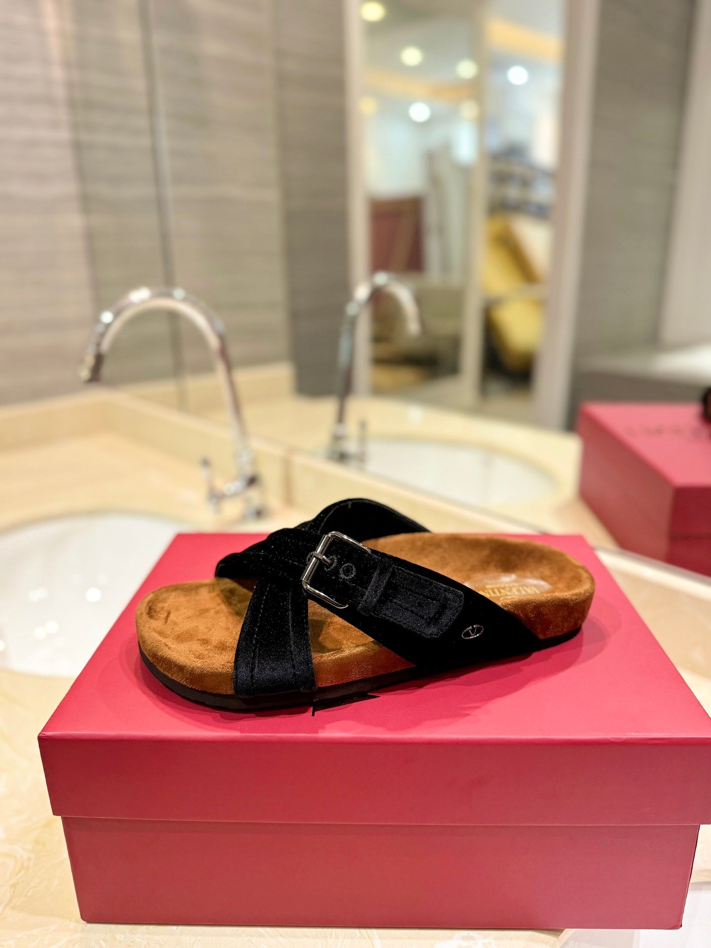 FUSSFRIEND BLACK SILK VELVET SLIDE SANDALS - 35
