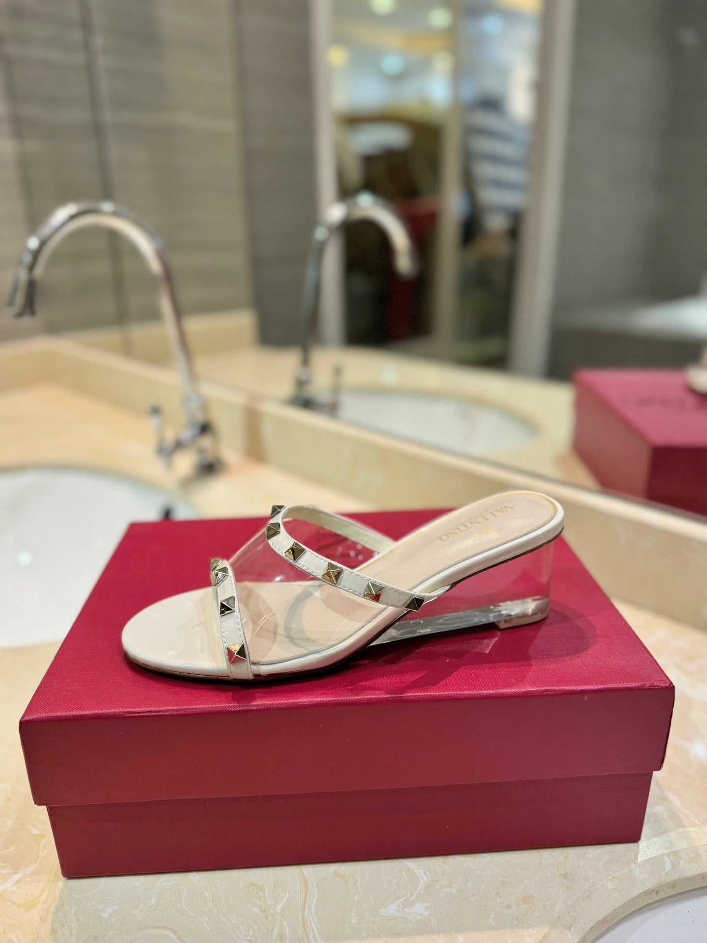 ROCKSTUD MULE SANDALS IN WHITE CALFSKIN AND TRANSPARENT PVC FILM - 34