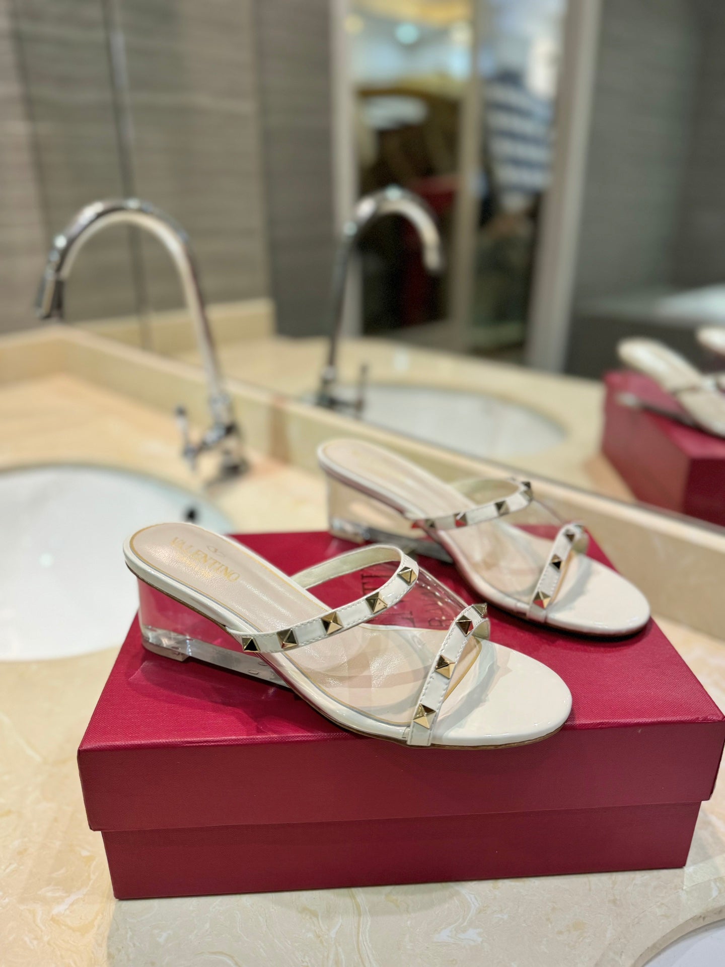ROCKSTUD MULE SANDALS IN WHITE CALFSKIN AND TRANSPARENT PVC FILM - 34