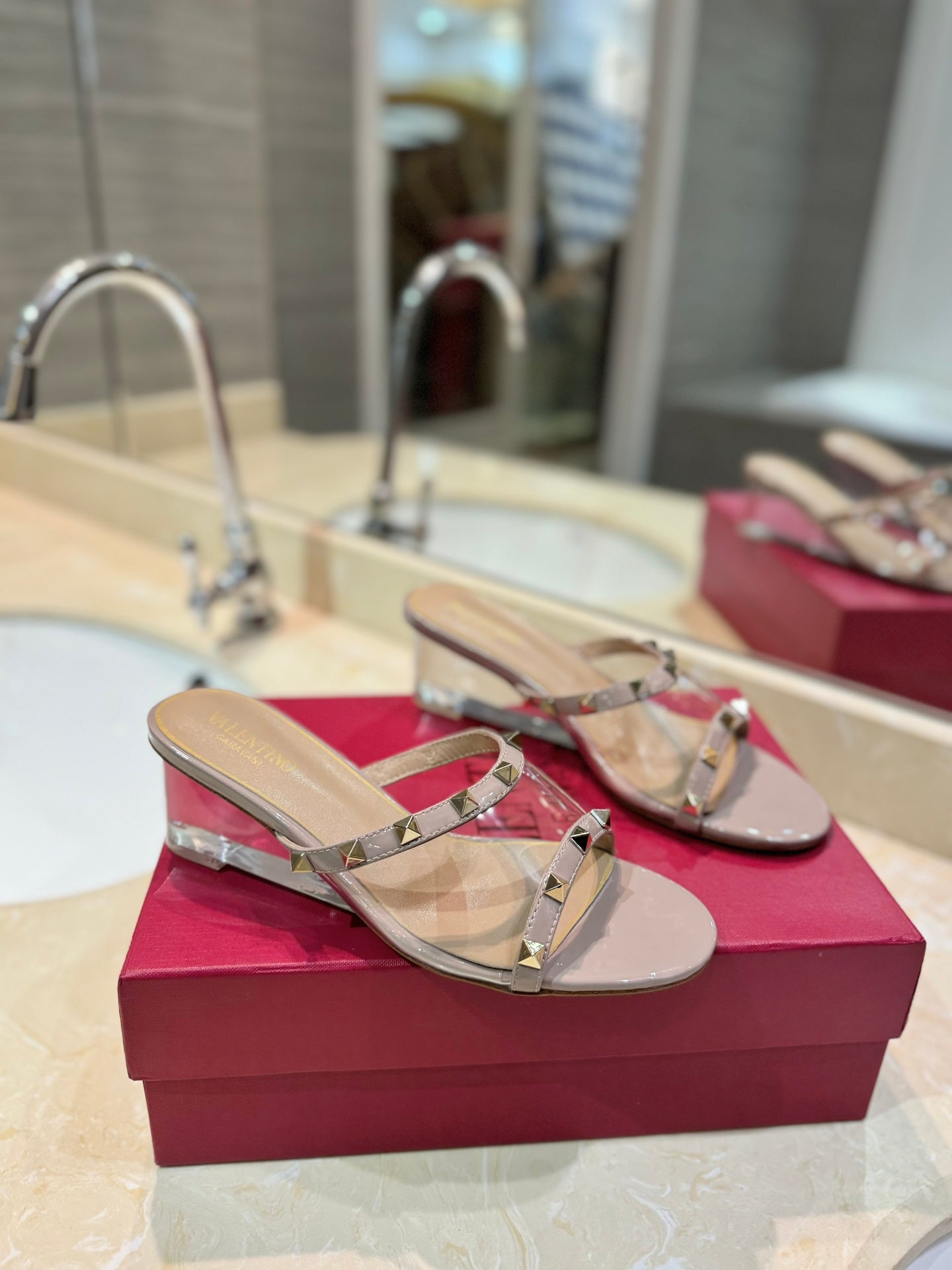 ROCKSTUD MULE SANDALS IN LIGHT PINK CALFSKIN AND TRANSPARENT PVC FILM - 34