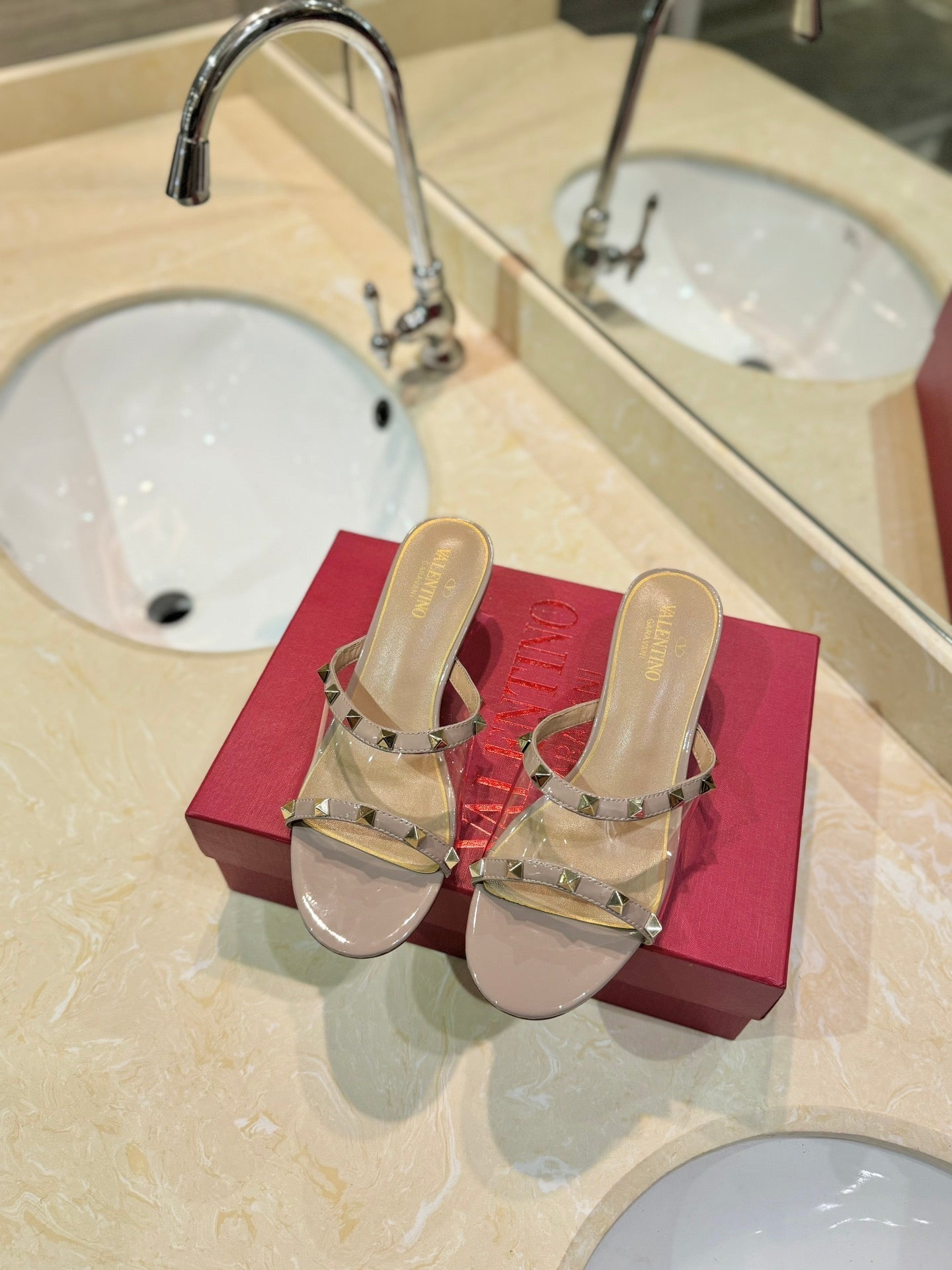 ROCKSTUD MULE SANDALS IN LIGHT PINK CALFSKIN AND TRANSPARENT PVC FILM - 34