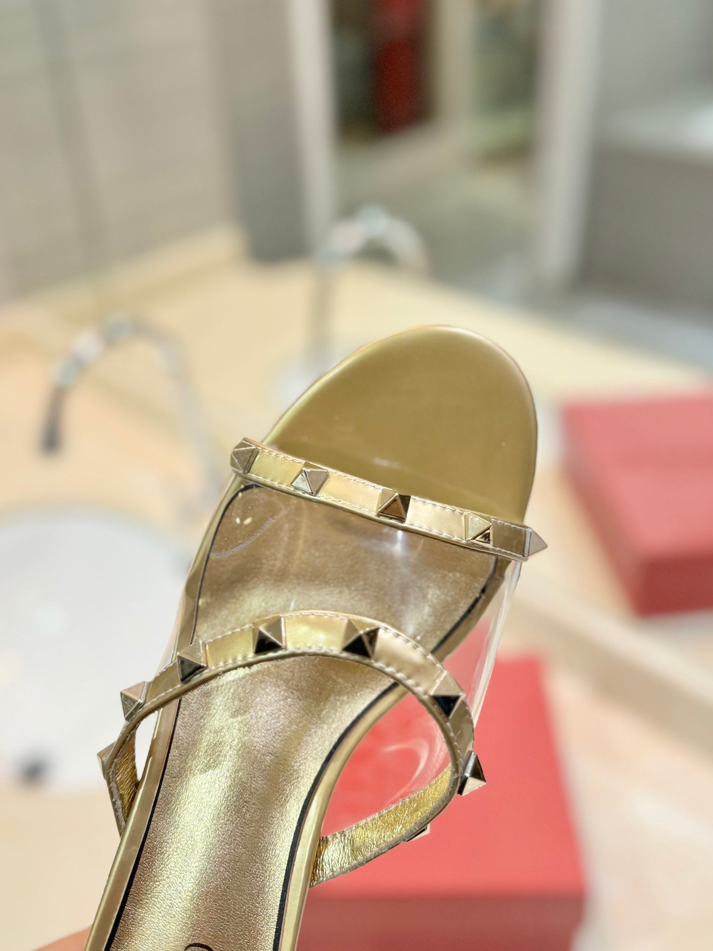 ROCKSTUD MULE SANDALS IN GOLD CALFSKIN AND TRANSPARENT PVC FILM - 34