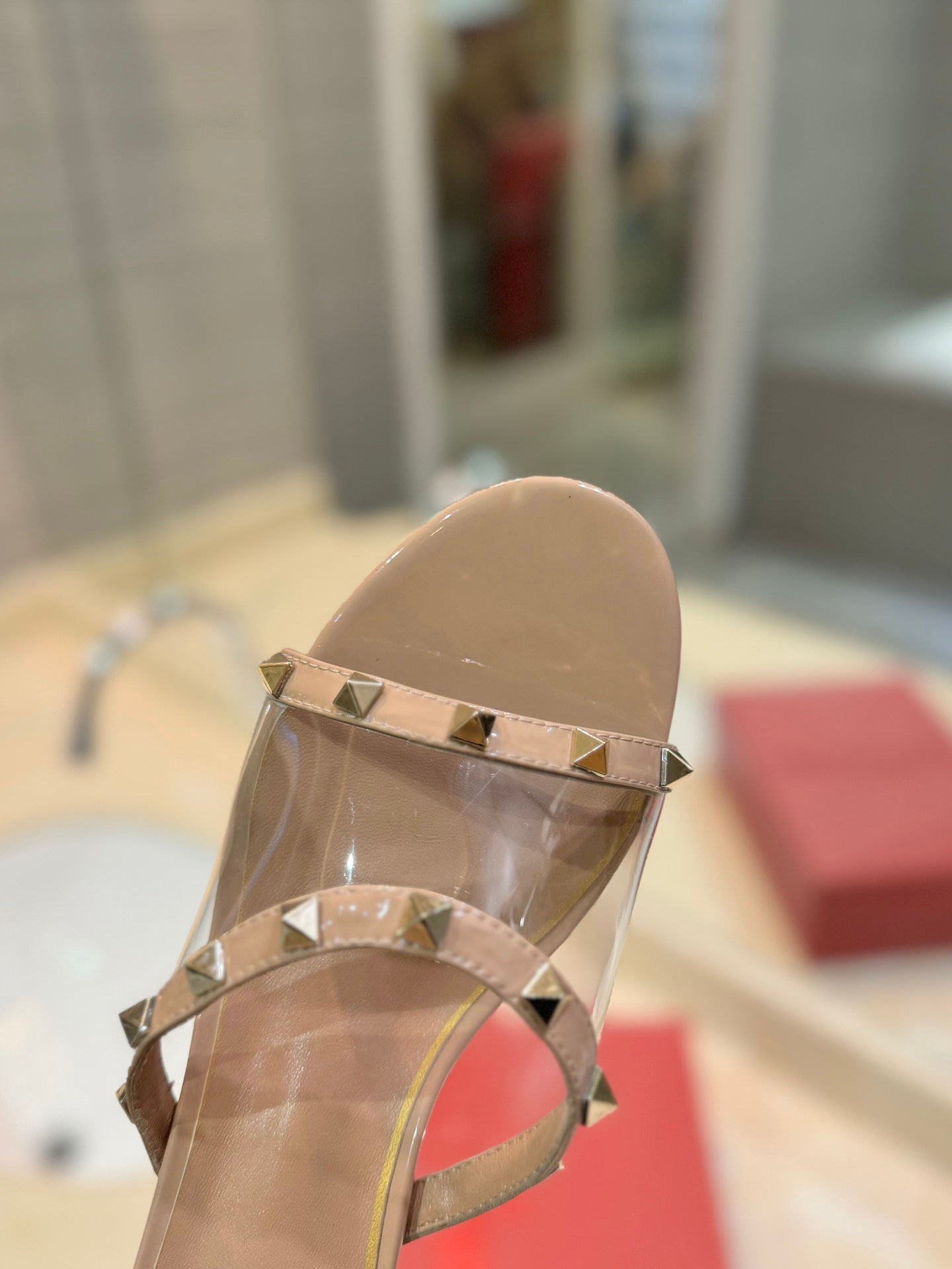 ROCKSTUD MULE SANDALS IN CAMEL BROWN CALFSKIN AND TRANSPARENT PVC FILM - 34