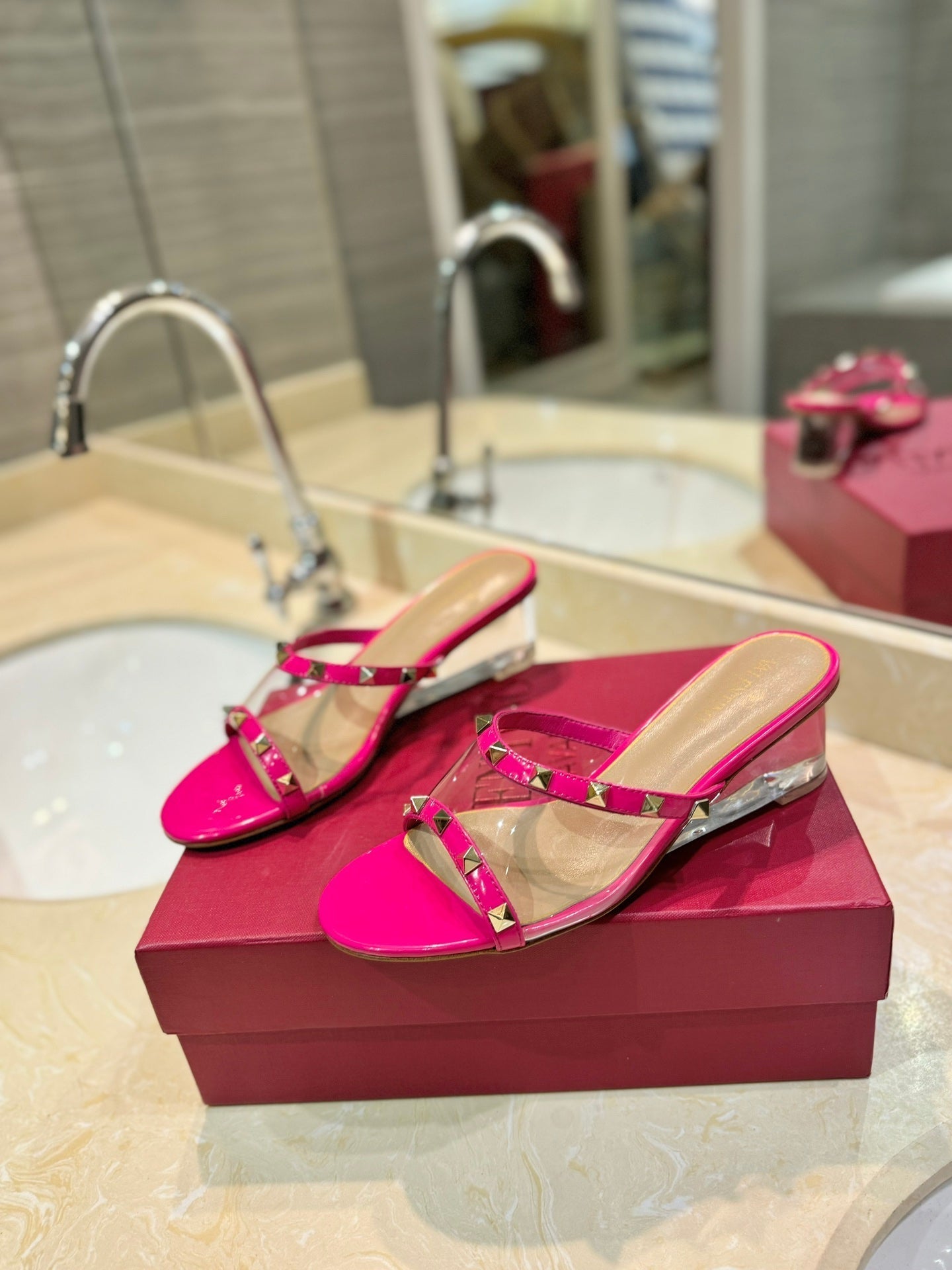 ROCKSTUD MULE SANDALS IN BRIGHT PINK CALFSKIN AND TRANSPARENT PVC FILM - 34