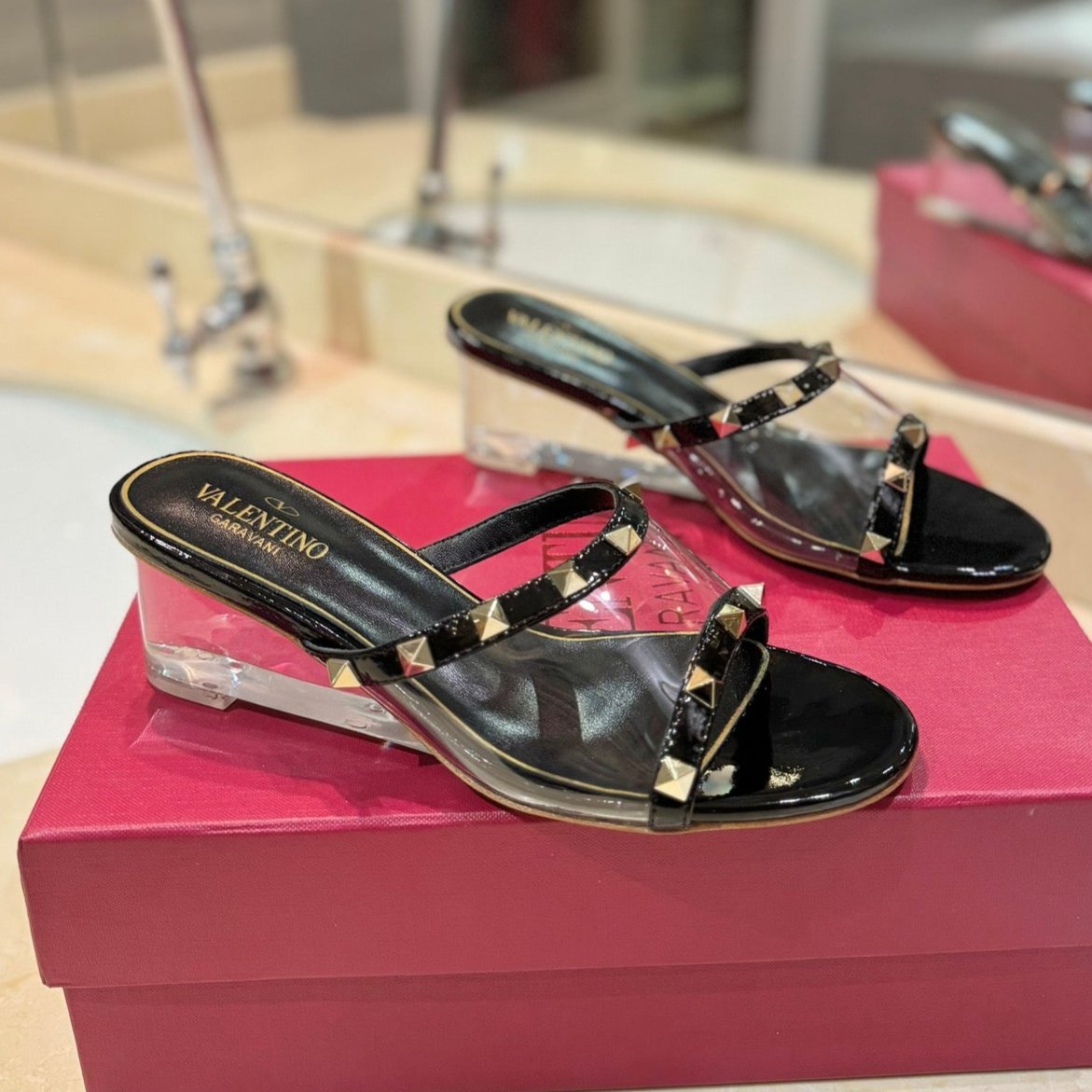 ROCKSTUD MULE SANDALS IN BLACK CALFSKIN AND TRANSPARENT PVC FILM - 34