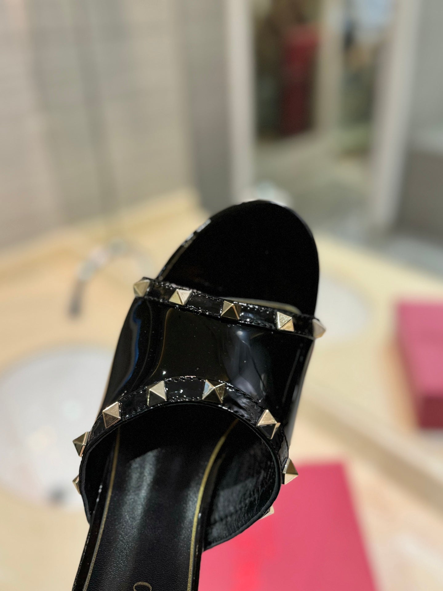 ROCKSTUD MULE SANDALS WITH TRANSPARENT HEEL IN BLACK CALFSKIN - 34