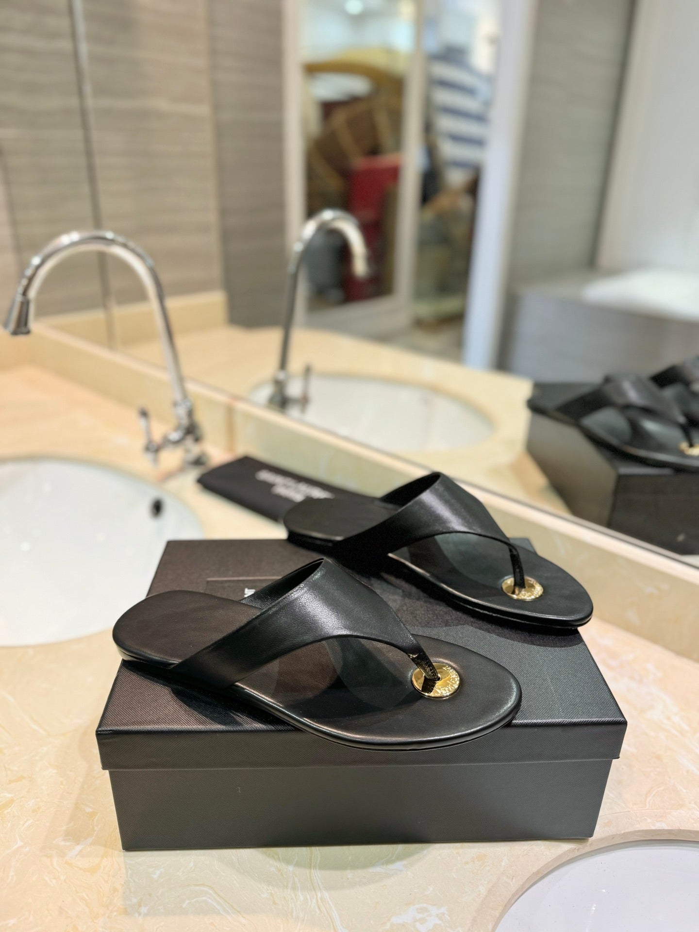 SL KOUROS THONG SANDALS BLACK CALFSKIN - 35
