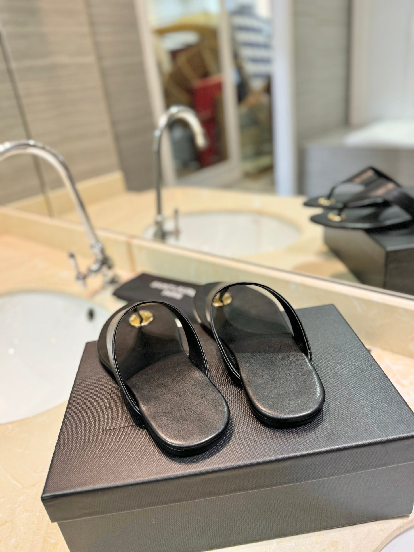 SL KOUROS THONG SANDALS BLACK CALFSKIN - 35