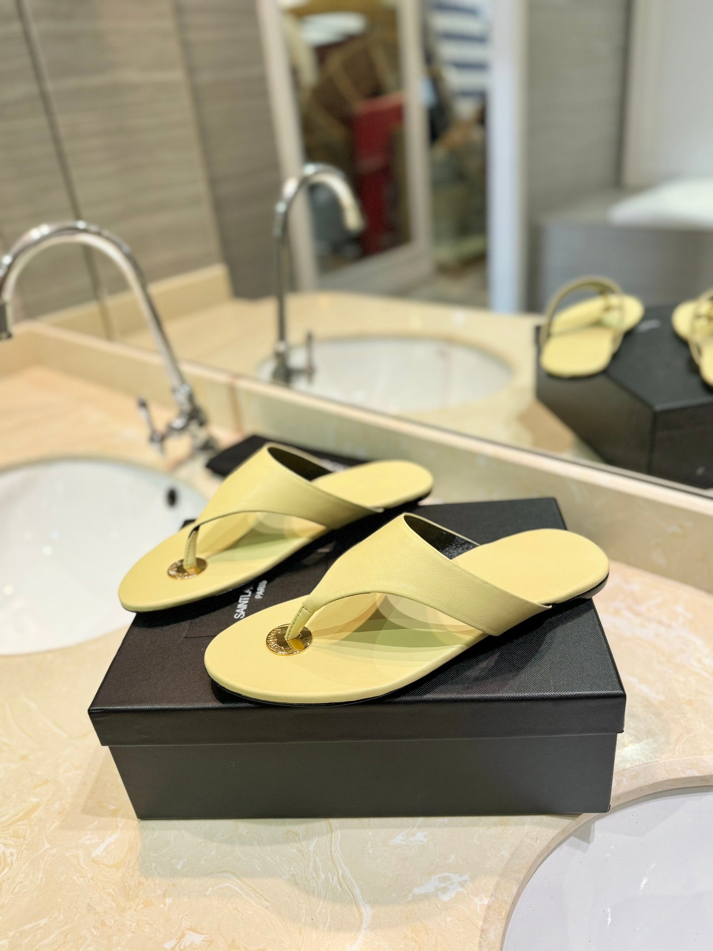 SL KOUROS THONG SANDALS PASTEL YELLOW CALFSKIN - 35
