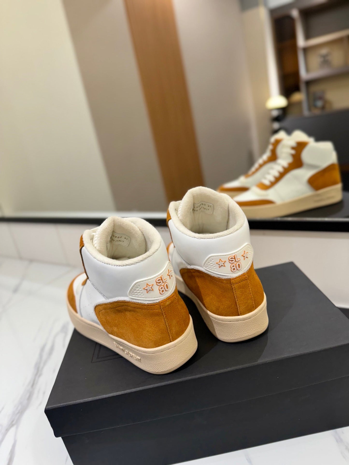 MID-TOP SNEAKERS IN WHITE PERFORATED LAMBSKIN AND BRONZE ORANGE SUEDE - 35